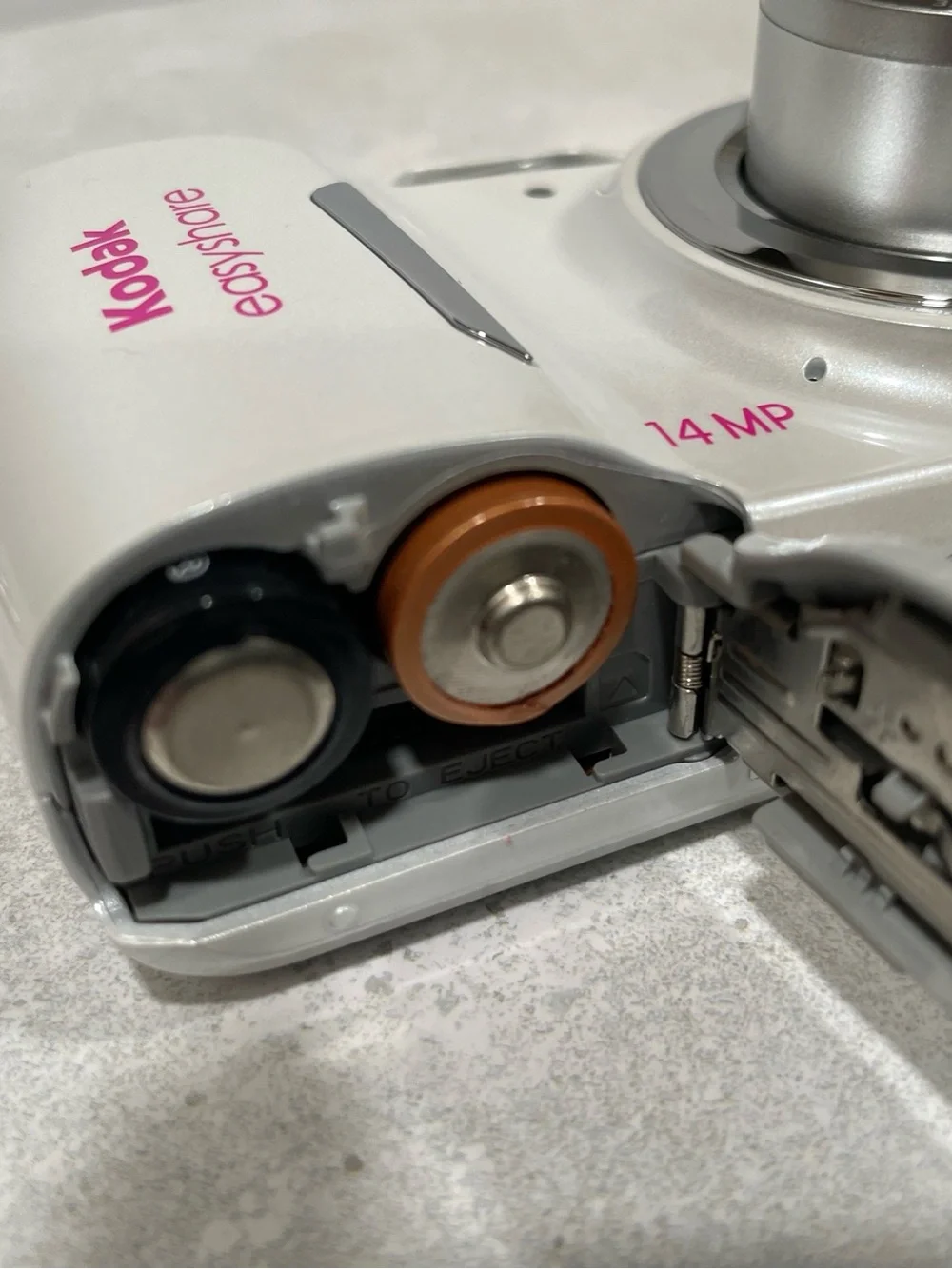 Kodak EasyShare C1530 14MP Digital Camera White Pink Susan G Komen TESTED MINT